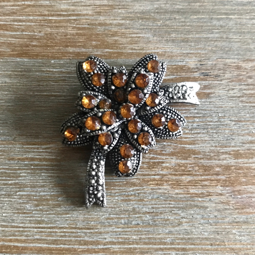 Vintage Flower Brooch  Nwot